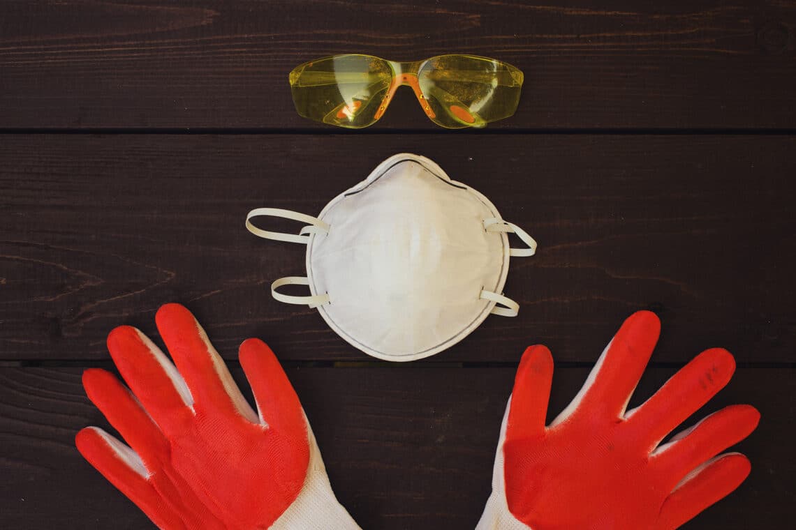 Arbeitsschutzausrüstung Brille, Maske, Handschuhe